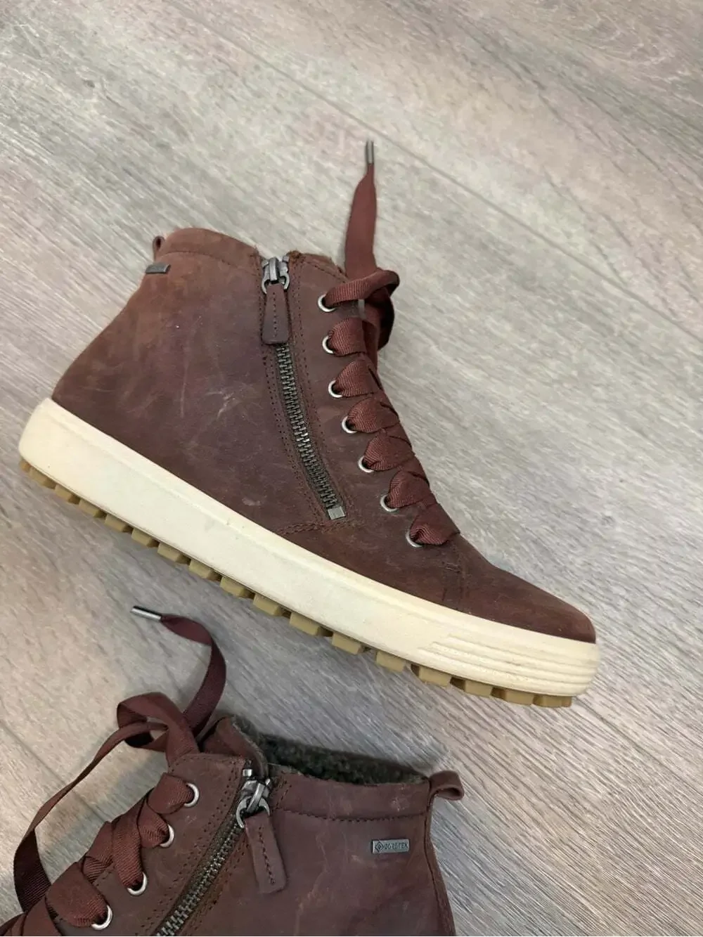 Ecco Brown Leather High-Top Sneakers size 40